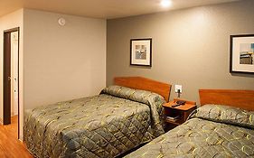 Woodspring Suites Cleveland Airport